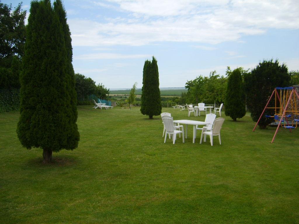 Bed and Breakfast Szuts Panzio à Fertőrákos Extérieur photo