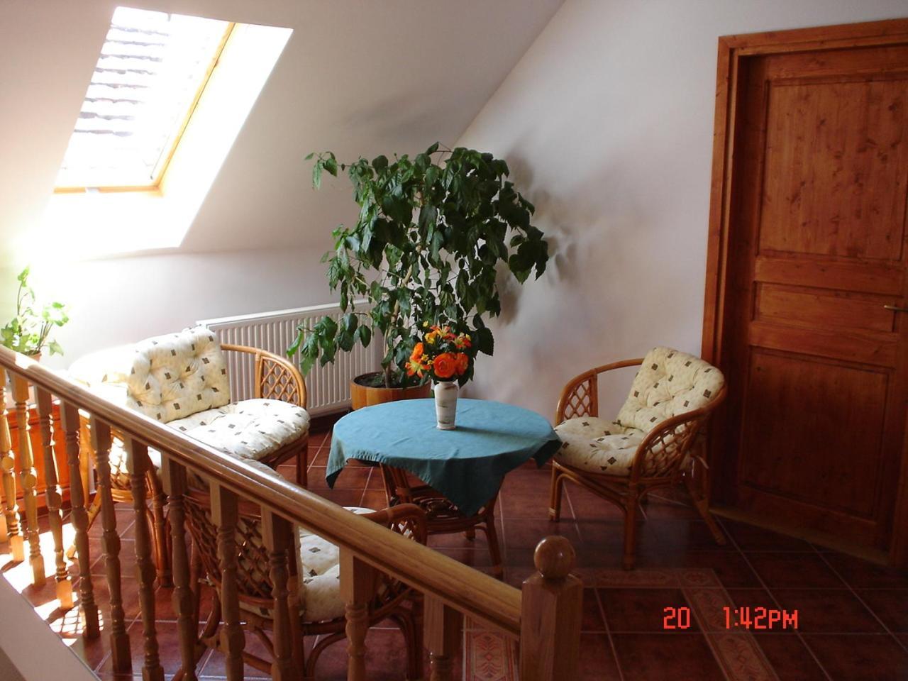 Bed and Breakfast Szuts Panzio à Fertőrákos Extérieur photo