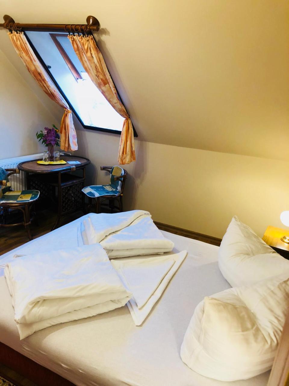 Bed and Breakfast Szuts Panzio à Fertőrákos Extérieur photo